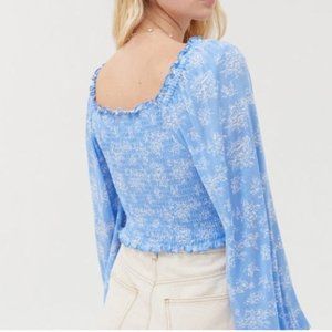blue white urban outfitters long sleeve crop top